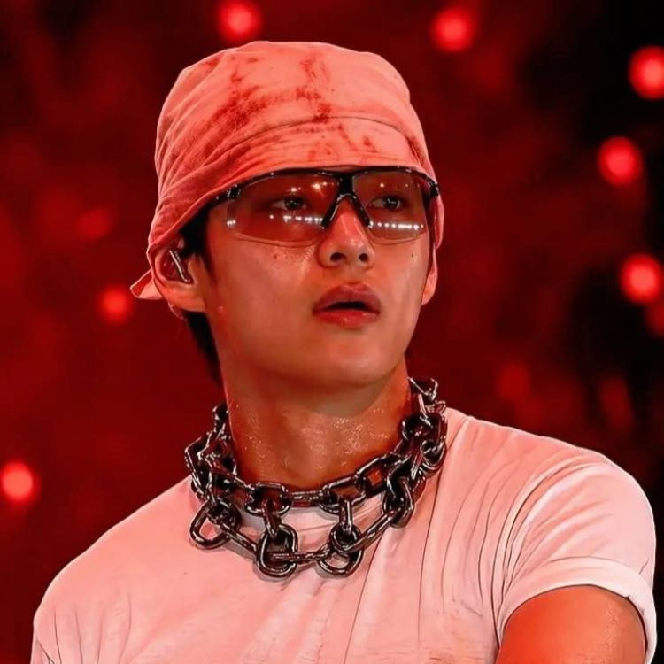 Momen yang diabadikan oleh penggemar V (BTS)