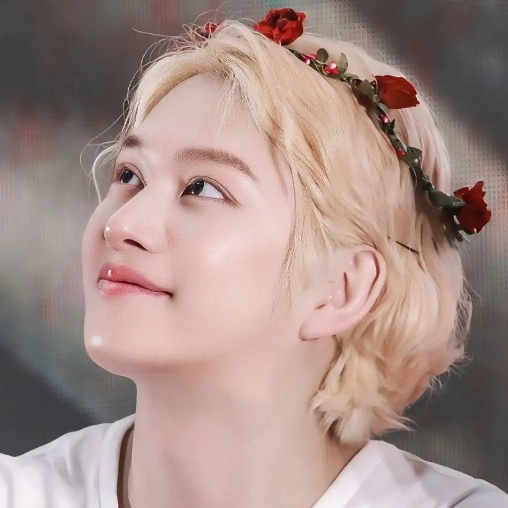 Behind-the-scenes cut of Heechul (Super Junior)