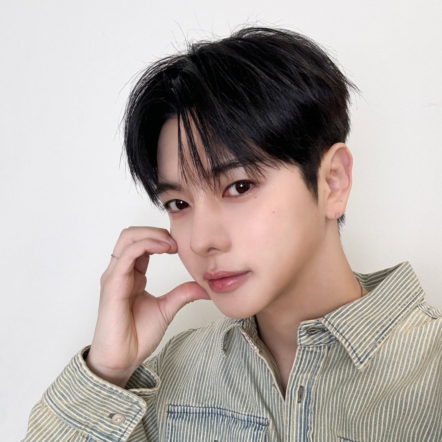 Behind-the-scenes cut of REN