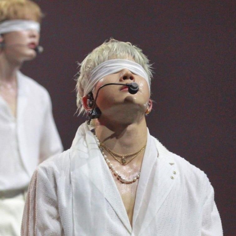 Behind-the-scenes cut of Jinjin (ASTRO)