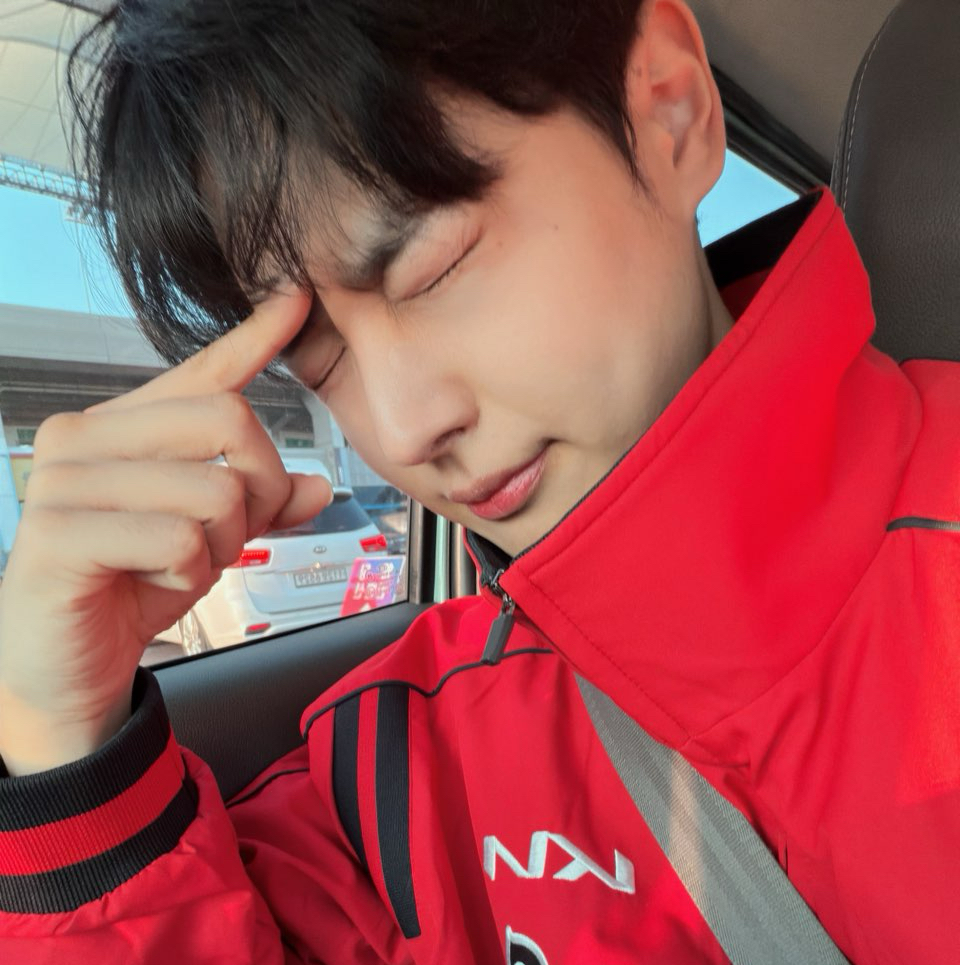 Behind-the-scenes cut of Choi Byungchan