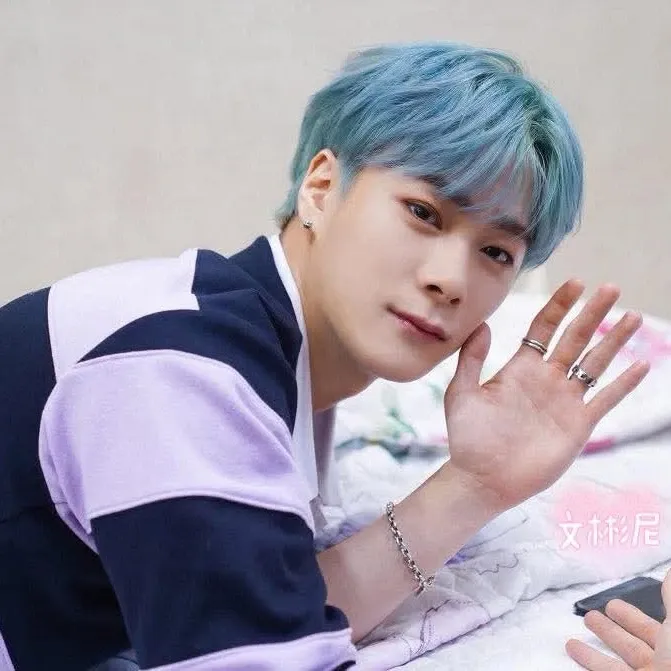 A moment captured by Moonbin (ASTRO)'s fan