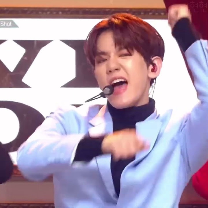 Momen yang diabadikan oleh penggemar Baekhyun (EXO)