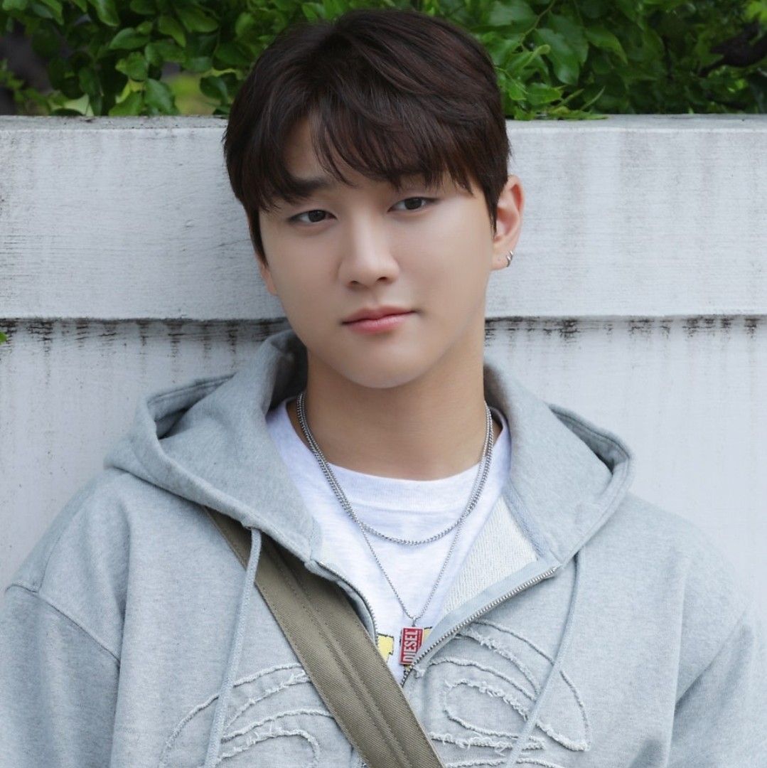 Latest photo of Hong Joochan (GoldenChild)