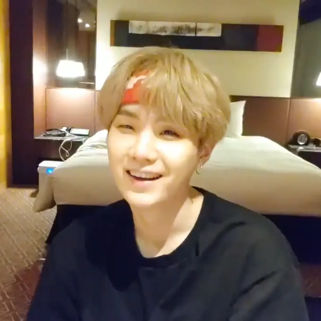SUGA (防弹少年团)的最新活动照片