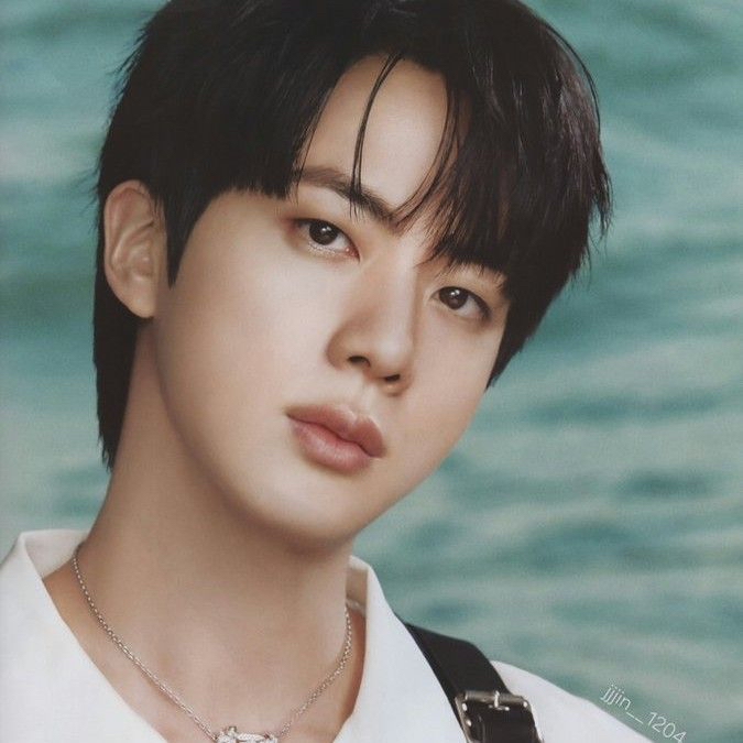 Foto aktivitas terbaru Jin (BTS)