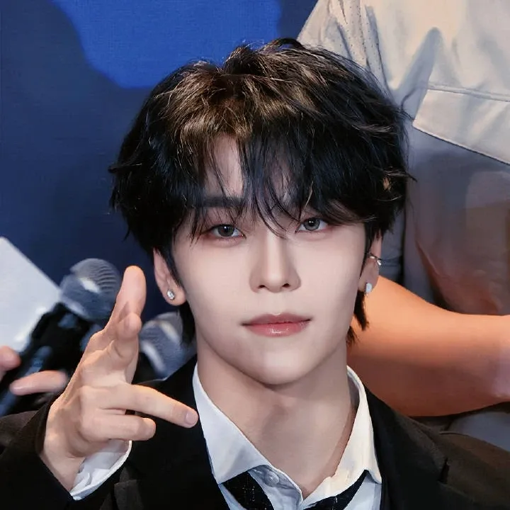 Behind-the-scenes cut of He Xinlong (ALPHA DRIVE ONE)