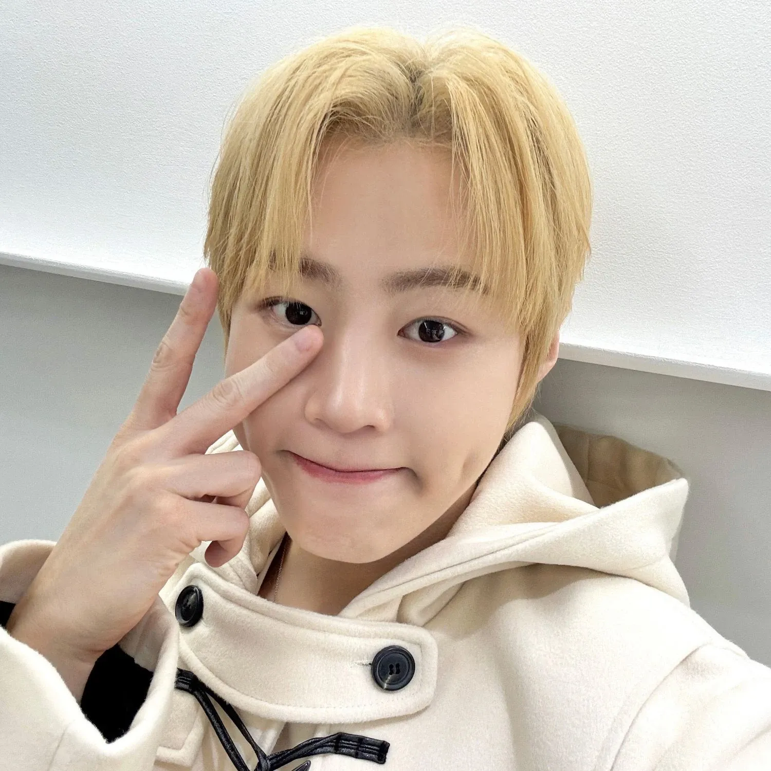 Recent activity shot of Ha Sungwoon