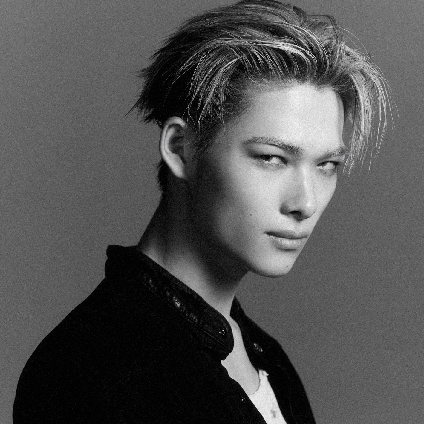 Foto terbaru NI-KI (ENHYPEN)