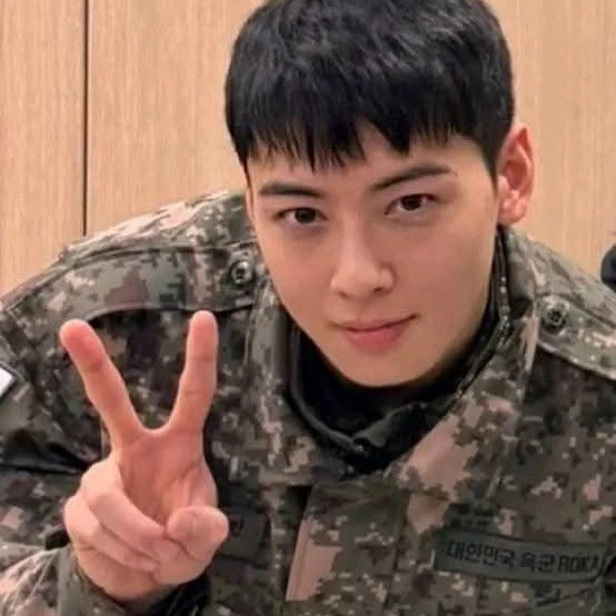 Recent activity shot of Eunwoo (ASTRO)