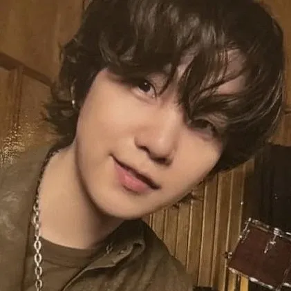 Potret di balik layar SUGA (BTS)