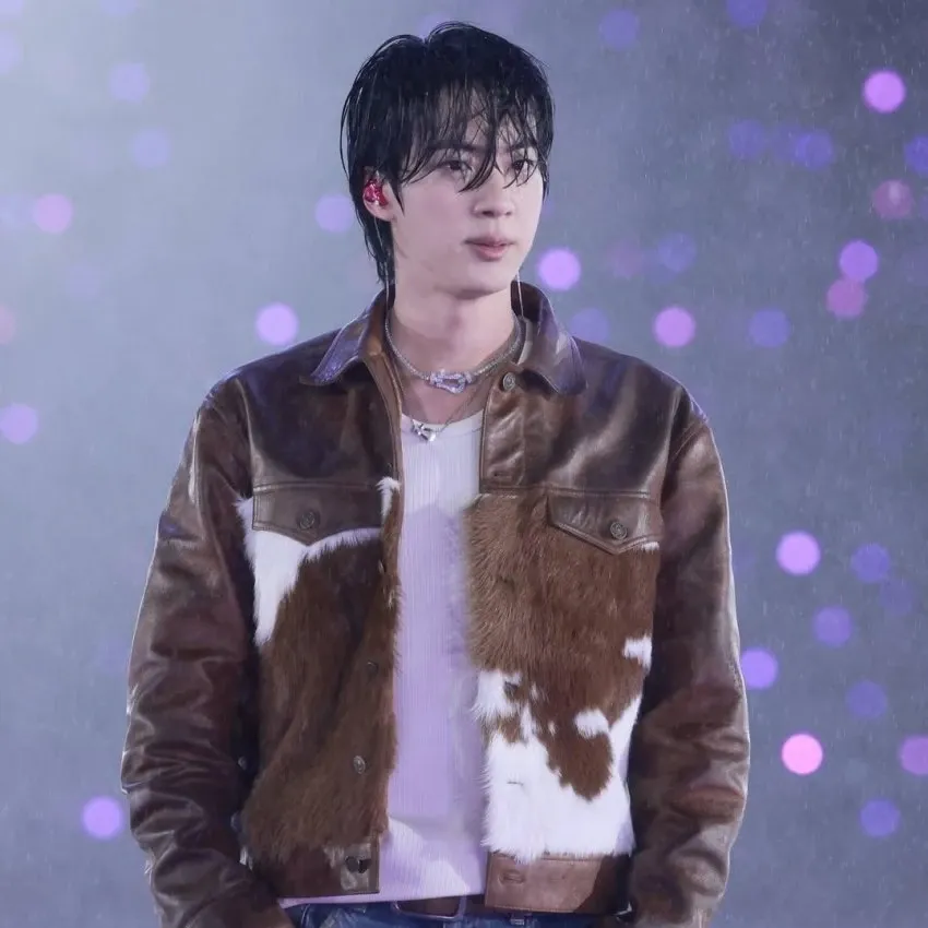 Momen yang diabadikan oleh penggemar Jin (BTS)