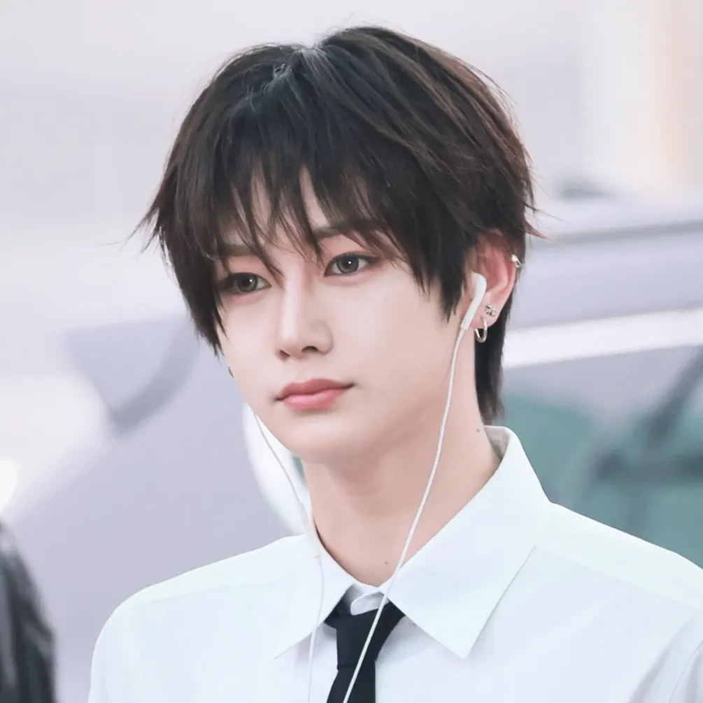 Recent activity shot of Zhou Anxin (ALPHA DRIVE ONE)