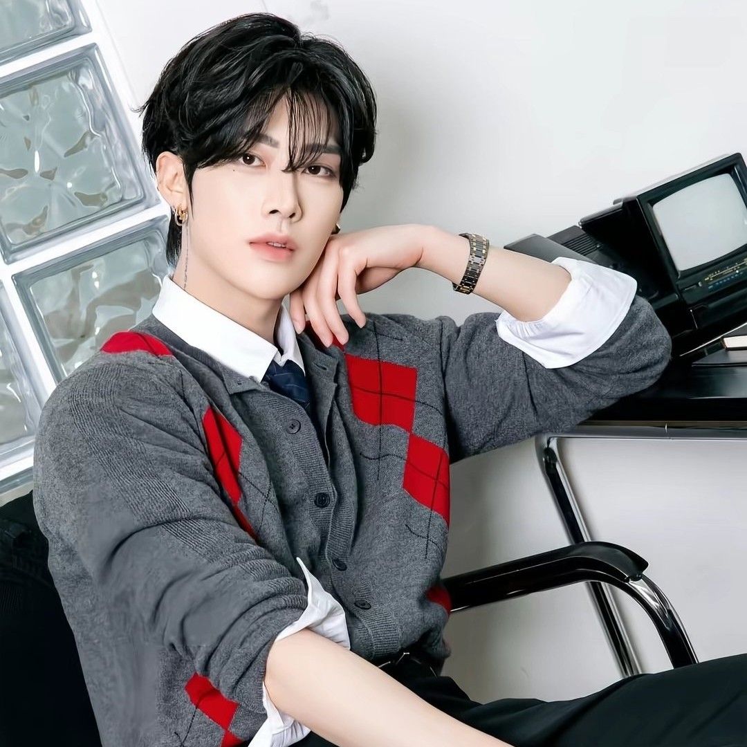 Behind-the-scenes cut of Ricky