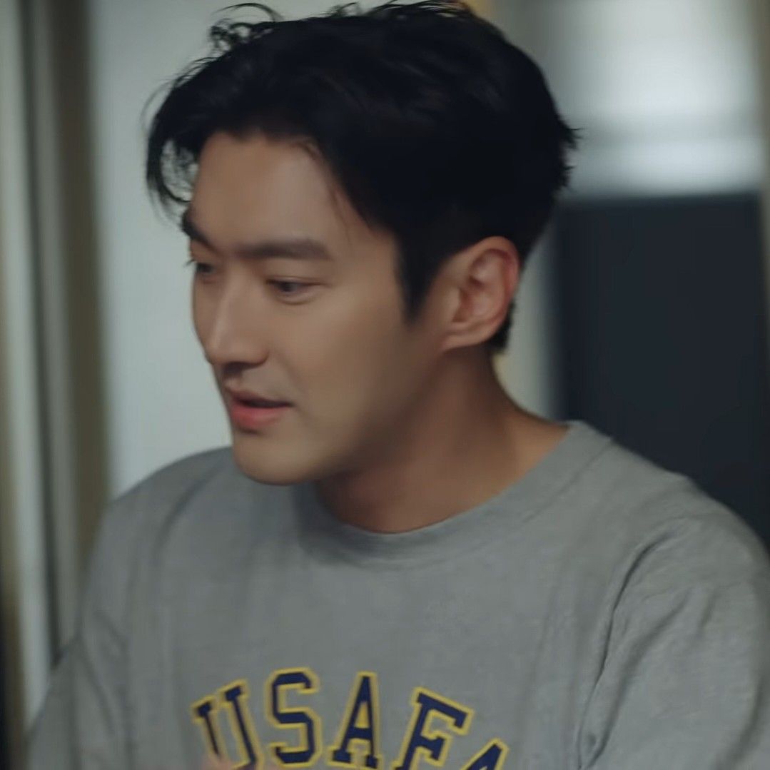 Behind-the-scenes cut of Siwon (Super Junior)