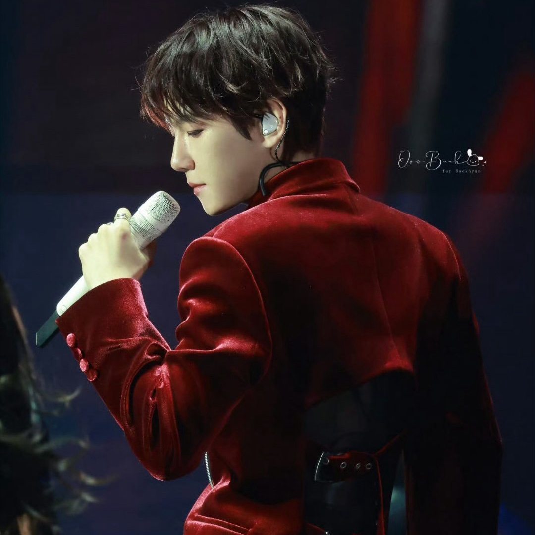 백현 (EXO)의 비하인드 컷