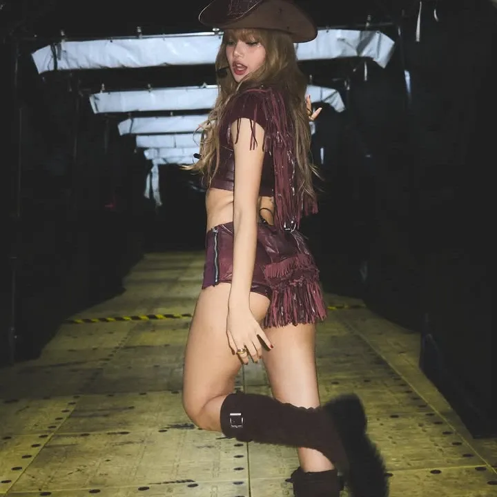 Foto terbaru Lisa (BLACKPINK)