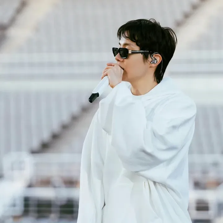 Behind-the-scenes cut of BTS