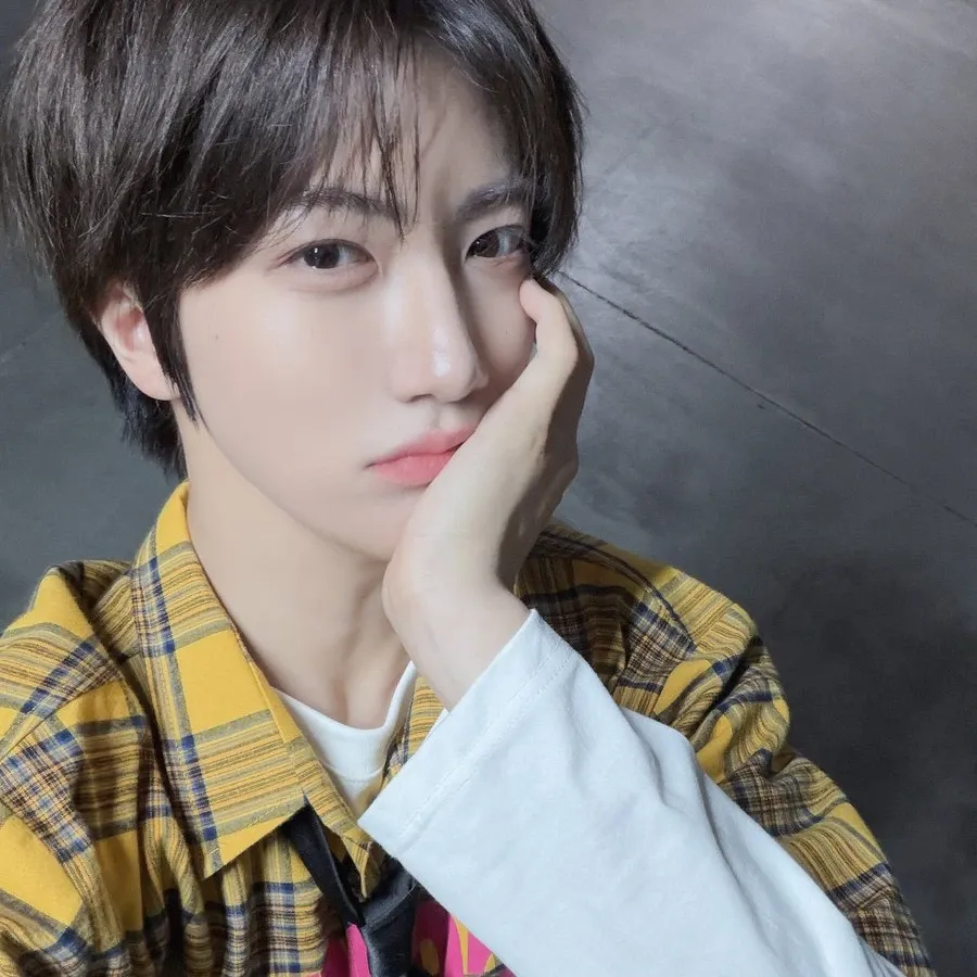 Latest photo of Wonjin (CRAVITY)