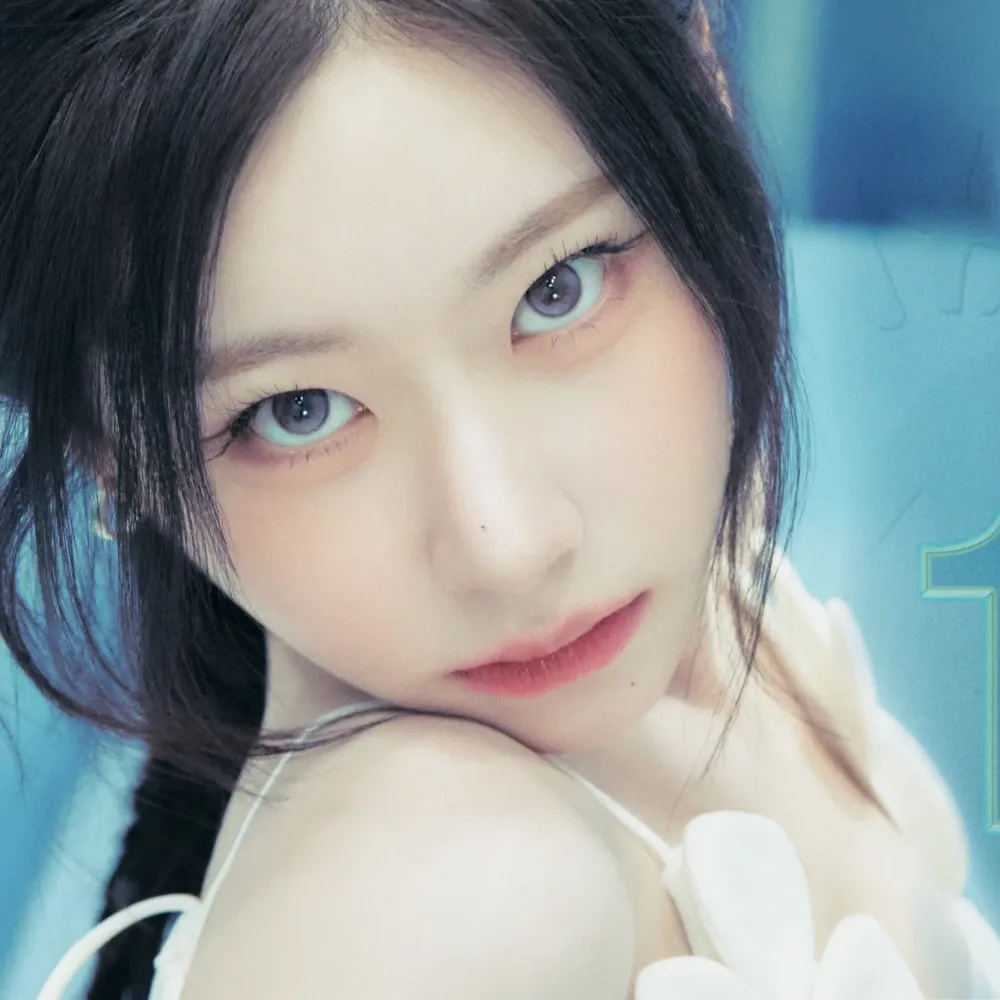 Recent activity shot of Chaeryeong (ITZY)