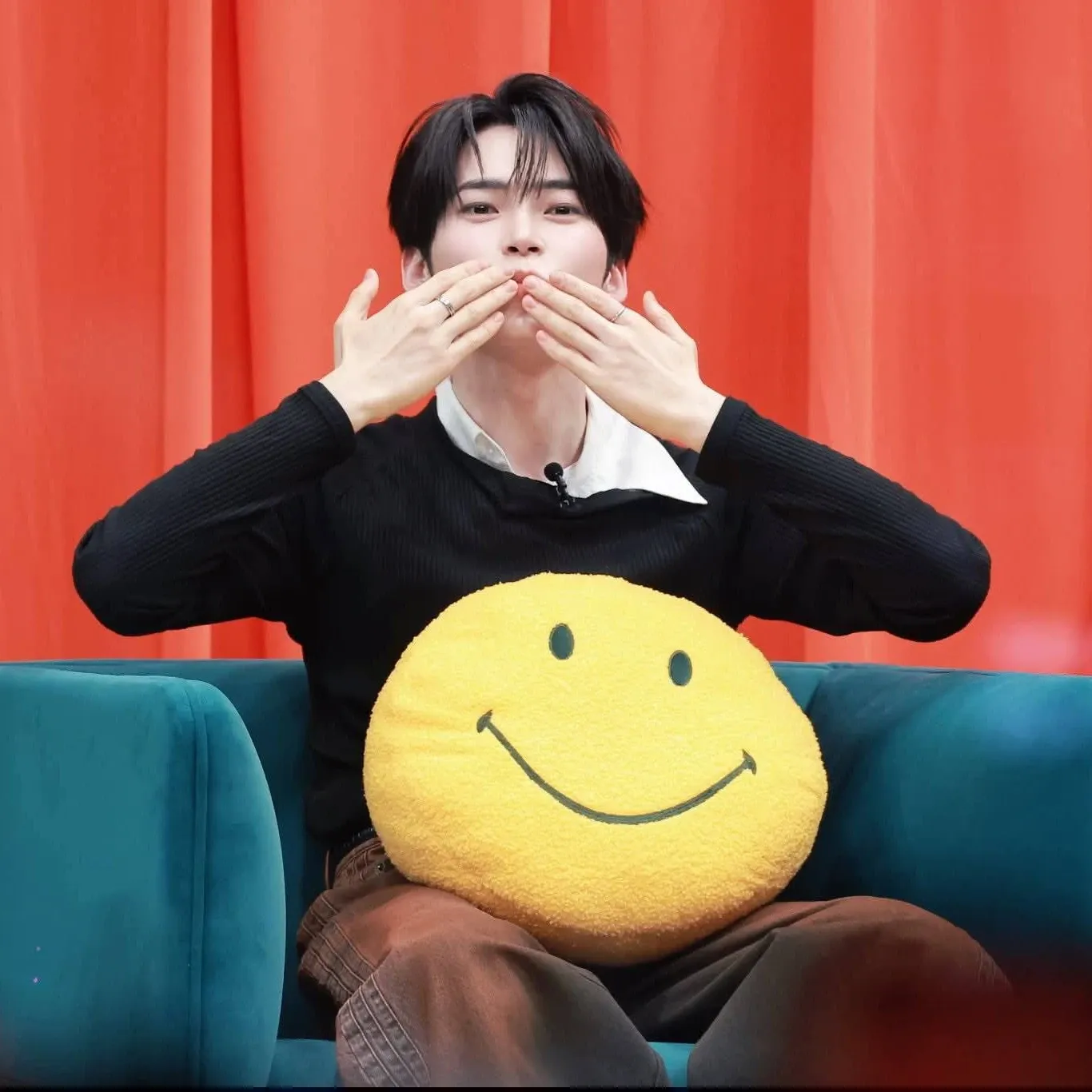 Behind-the-scenes cut of Sung Hanbin (ZEROBASEONE)
