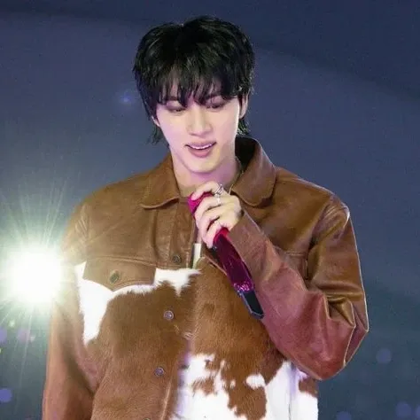 진 (방탄소년단)의 최신 사진