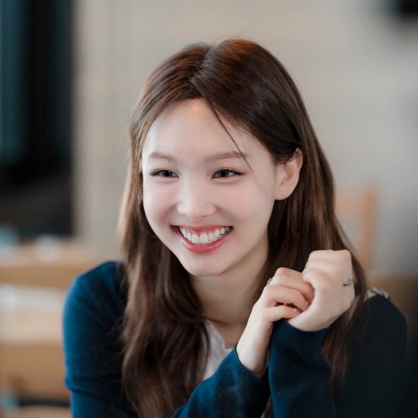 Potret di balik layar Nayeon (TWICE)