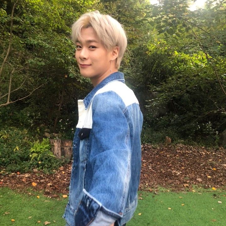 ASTRO的最新照片