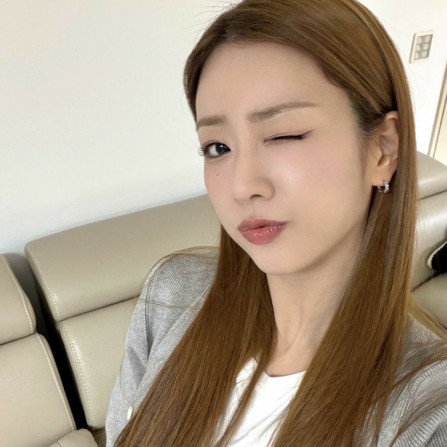 Potret di balik layar Yoon Bomi (Apink)