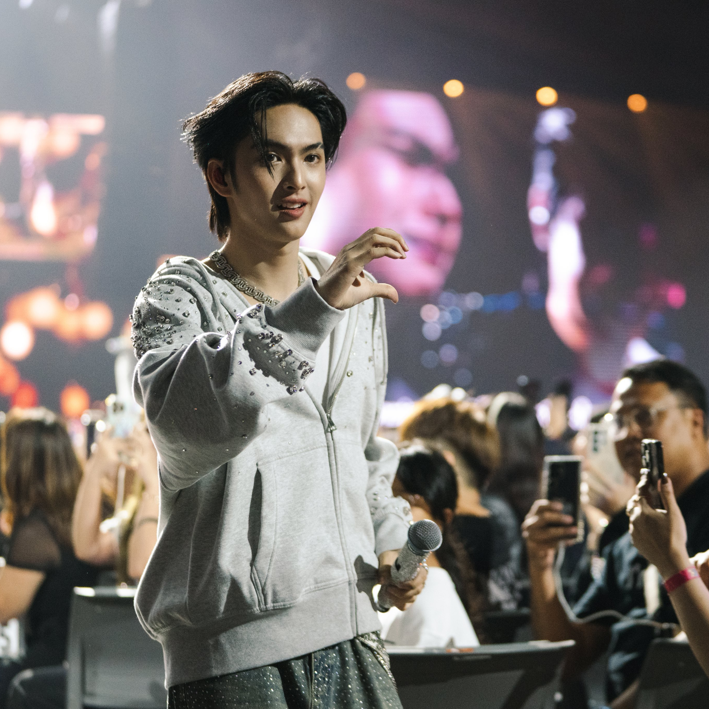 Latest photo of Copper (BUS)