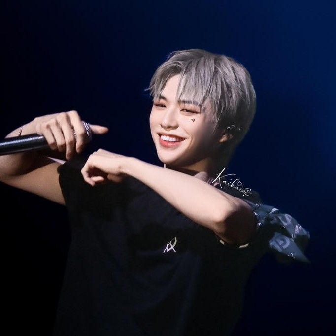 강다니엘 최근 활동샷