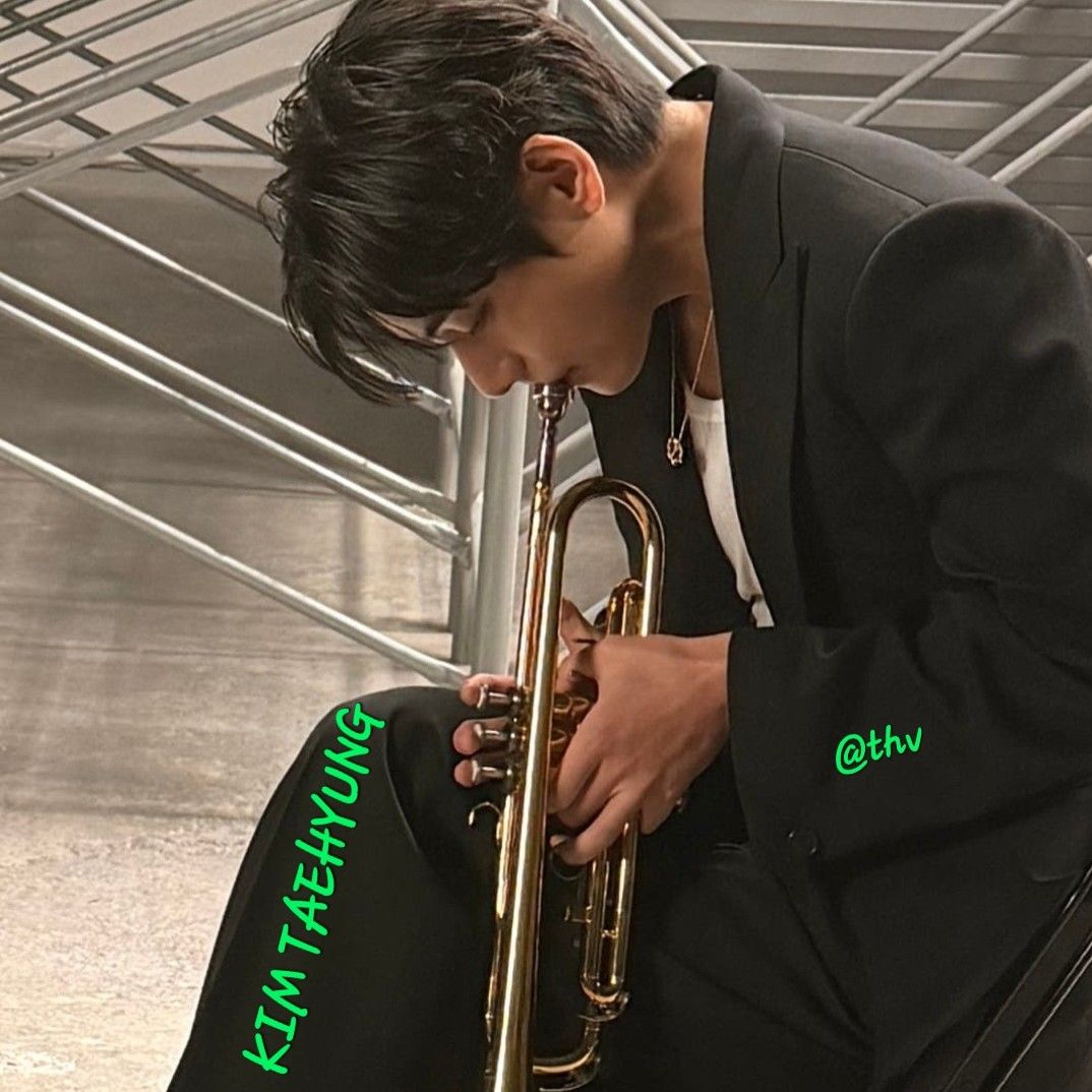 A moment captured by V (BTS)'s fan