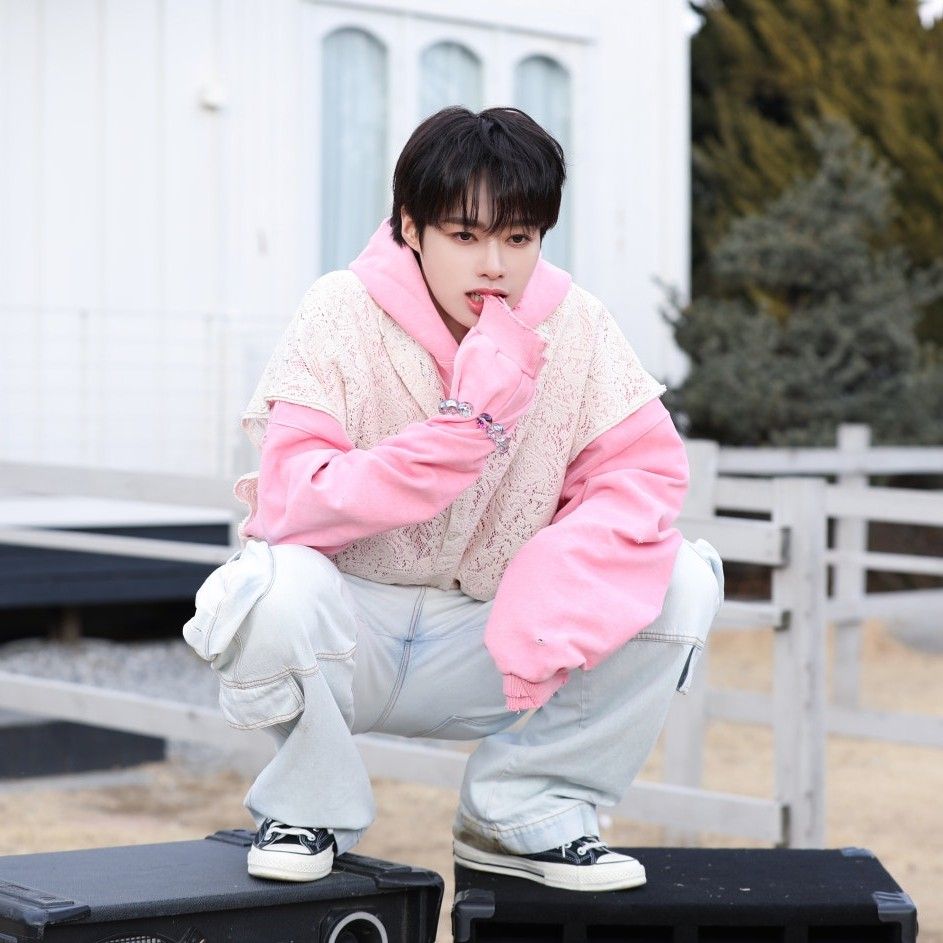 Behind-the-scenes cut of Hanbin (TEMPEST)