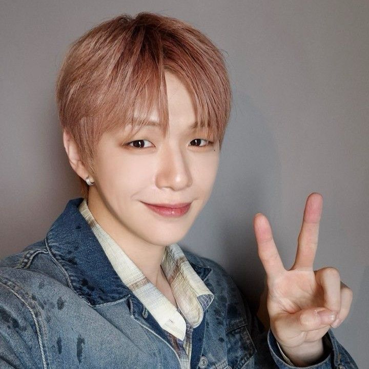 강다니엘의 최신 사진