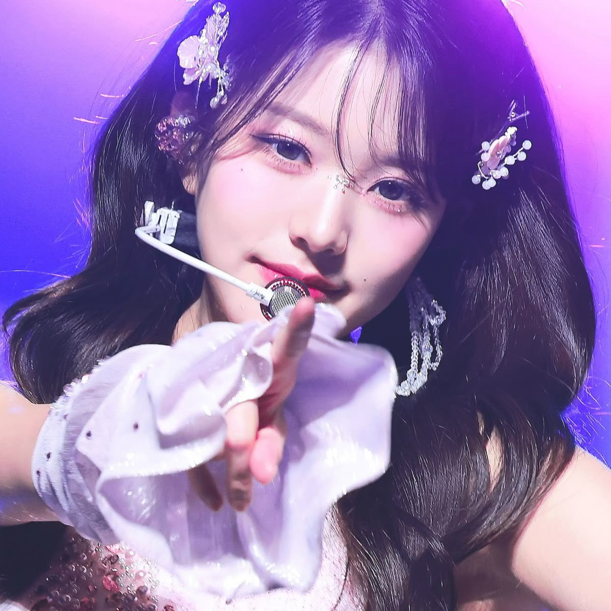 Recent activity shot of Jang Wonyoung (IVE)