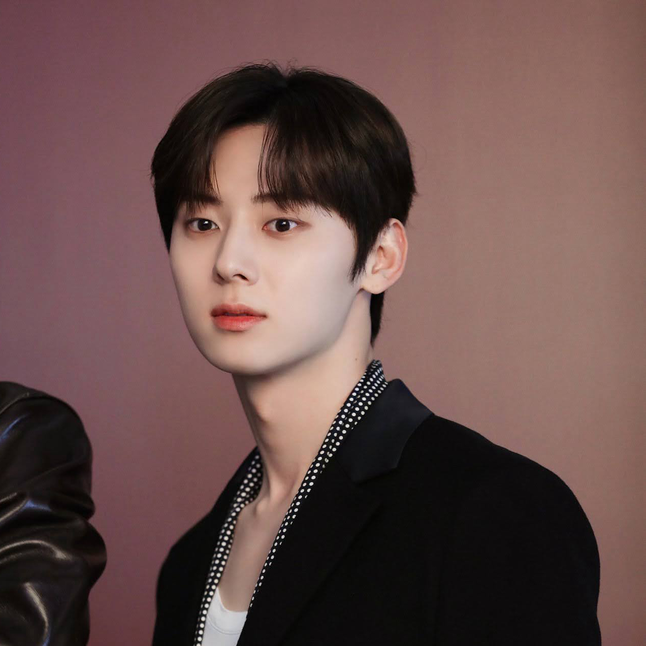 황민현의 비하인드 컷