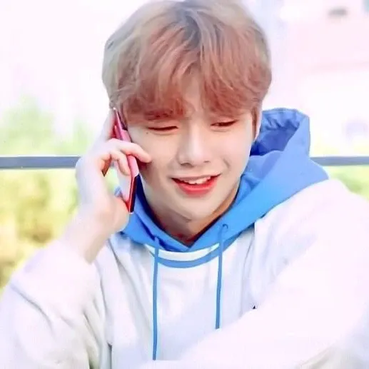 강다니엘의 비하인드 컷