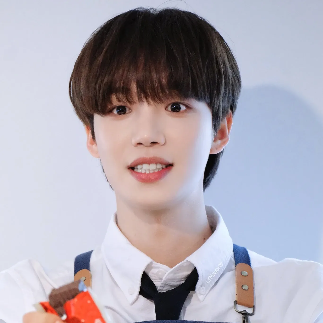 Behind-the-scenes cut of Lim Youngmin