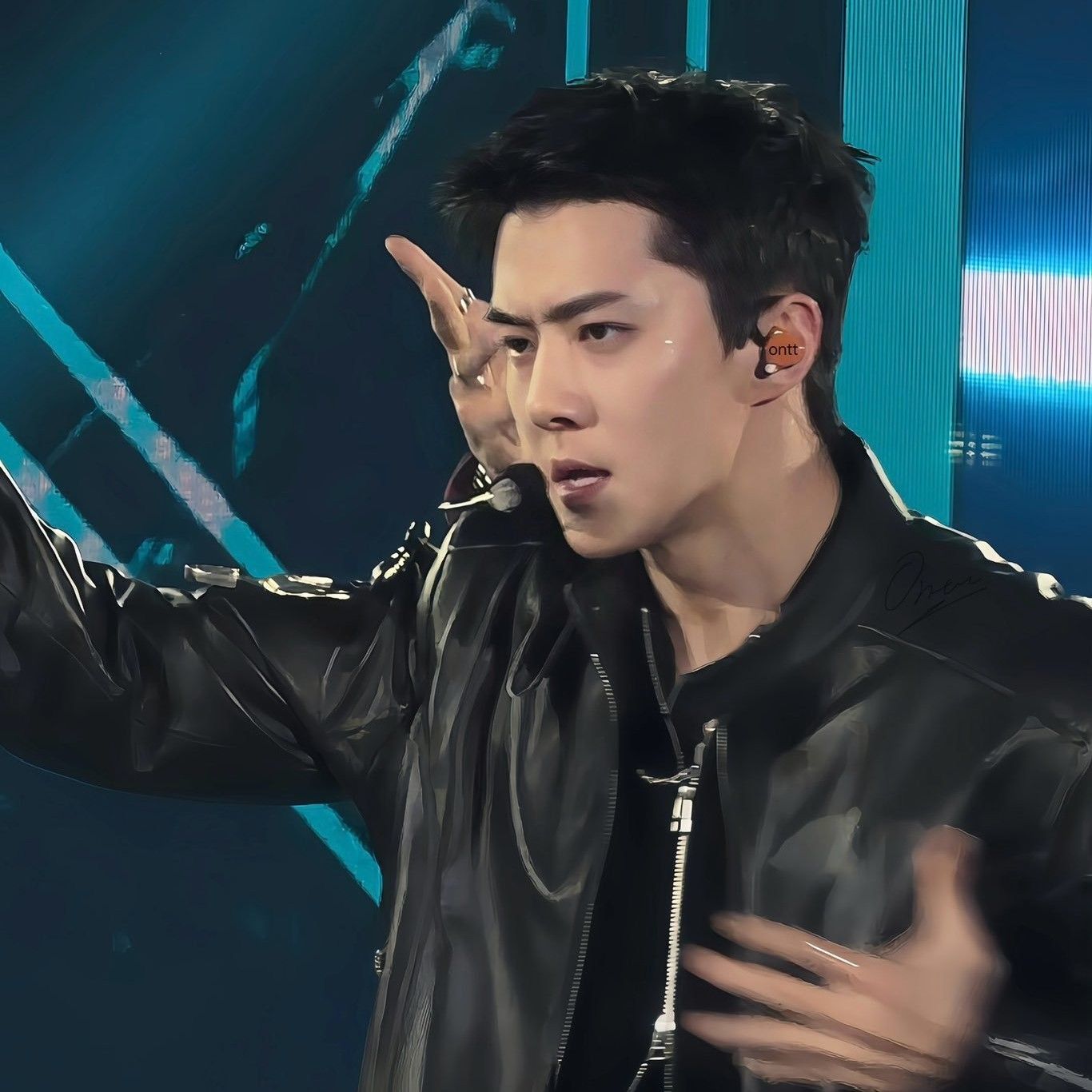 Foto aktivitas terbaru Sehun (EXO)