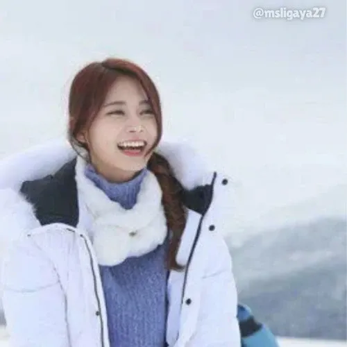 Foto terbaru Tzuyu (TWICE)
