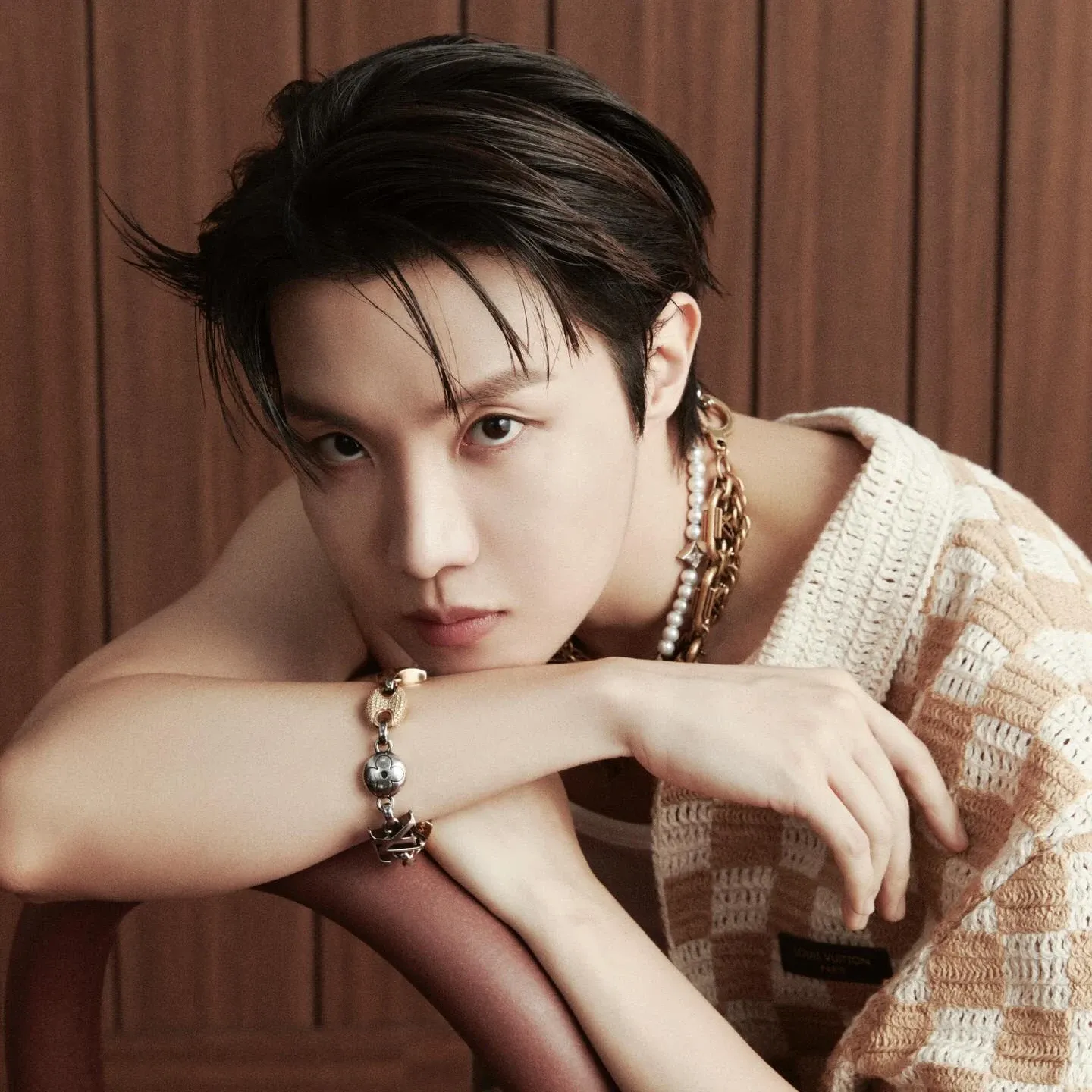 Foto terbaru j-hope (BTS)