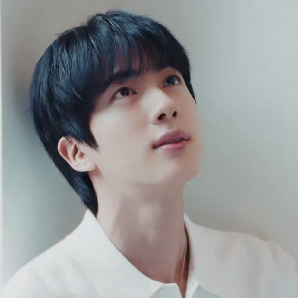 Foto aktivitas terbaru Jin (BTS)