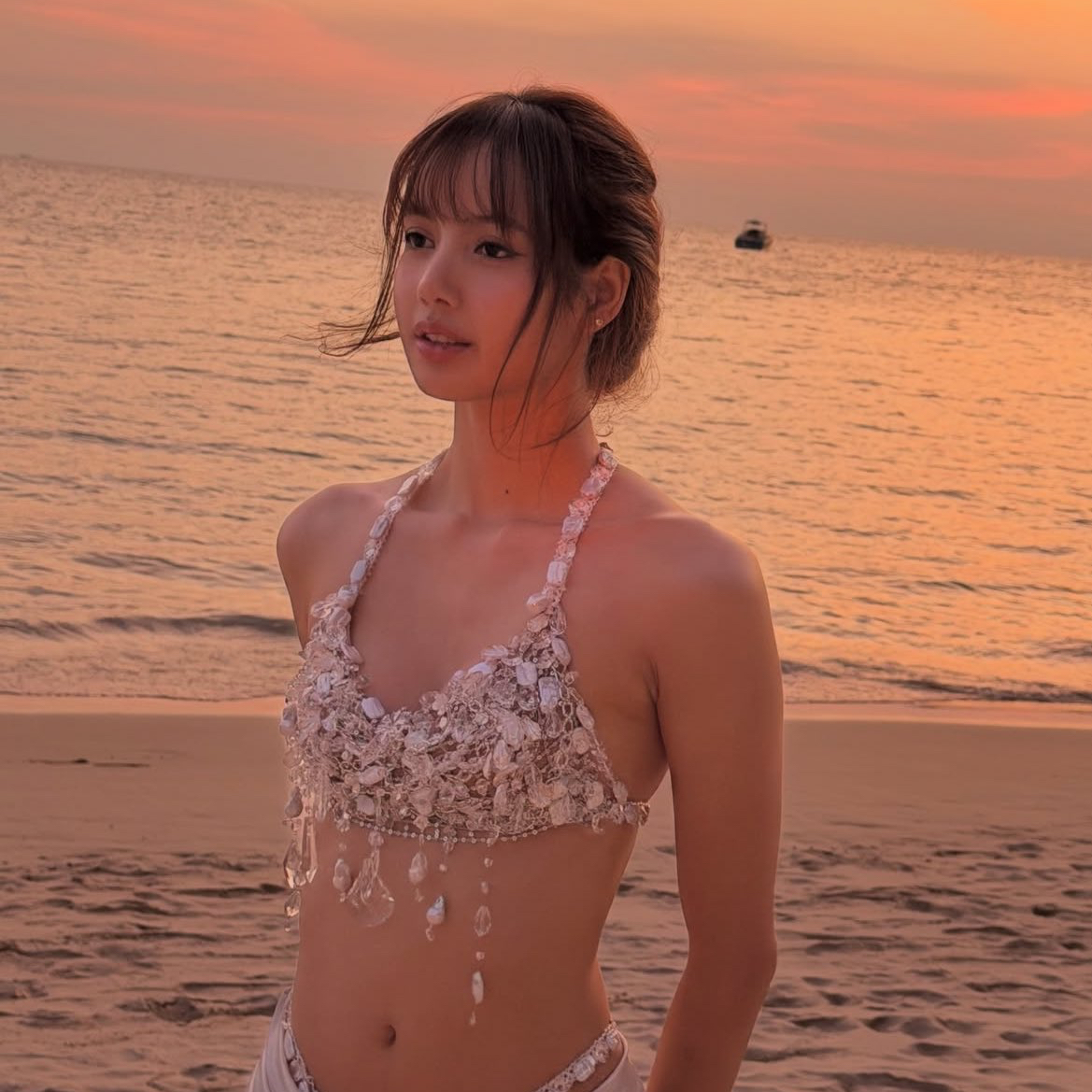 Momen yang diabadikan oleh penggemar Lisa (BLACKPINK)