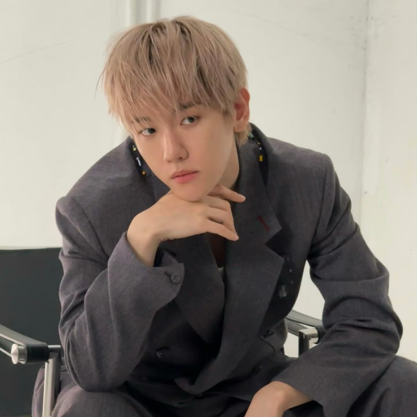 백현 (EXO)의 비하인드 컷