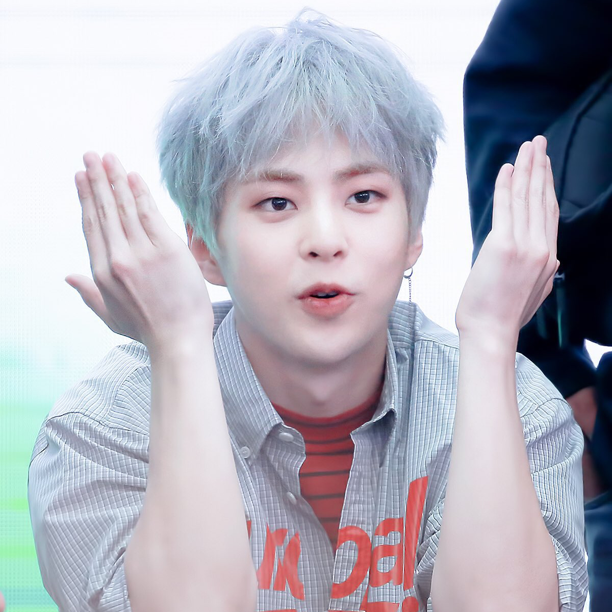 Xiumin (EXO)的幕後花絮