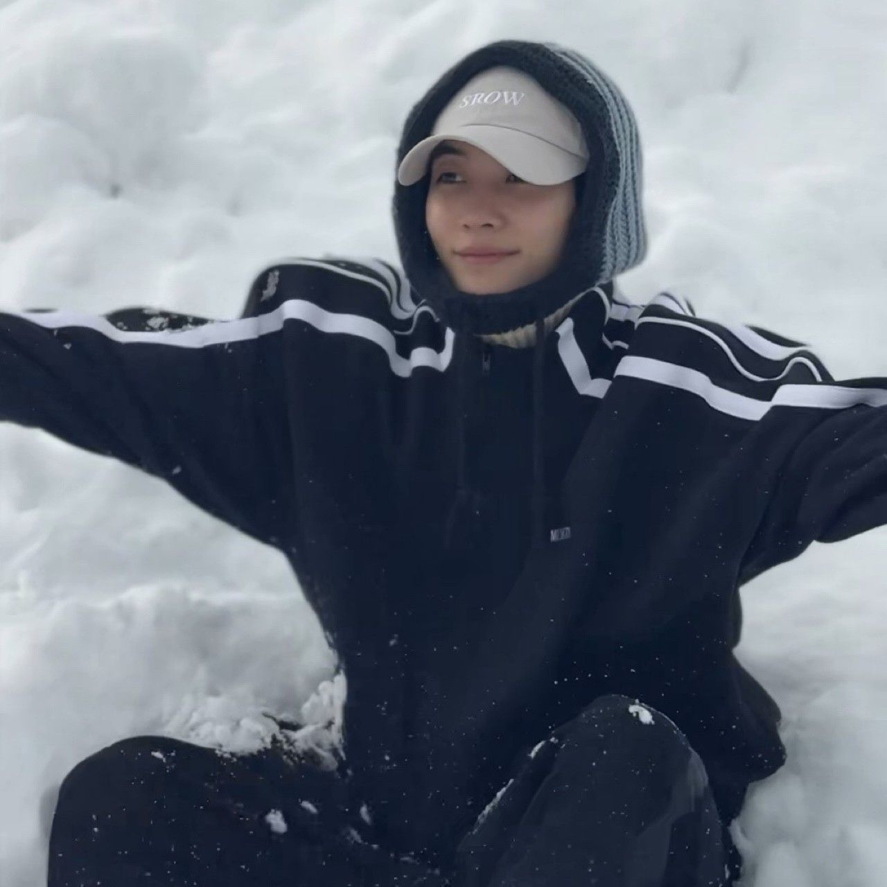 A moment captured by Jeonghan (SEVENTEEN)'s fan