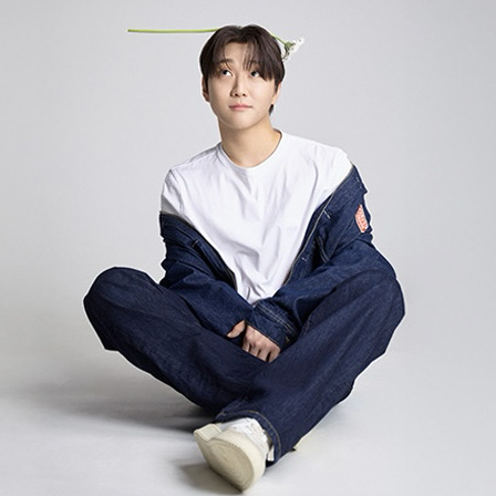 A moment captured by Hong Joochan (GoldenChild)'s fan