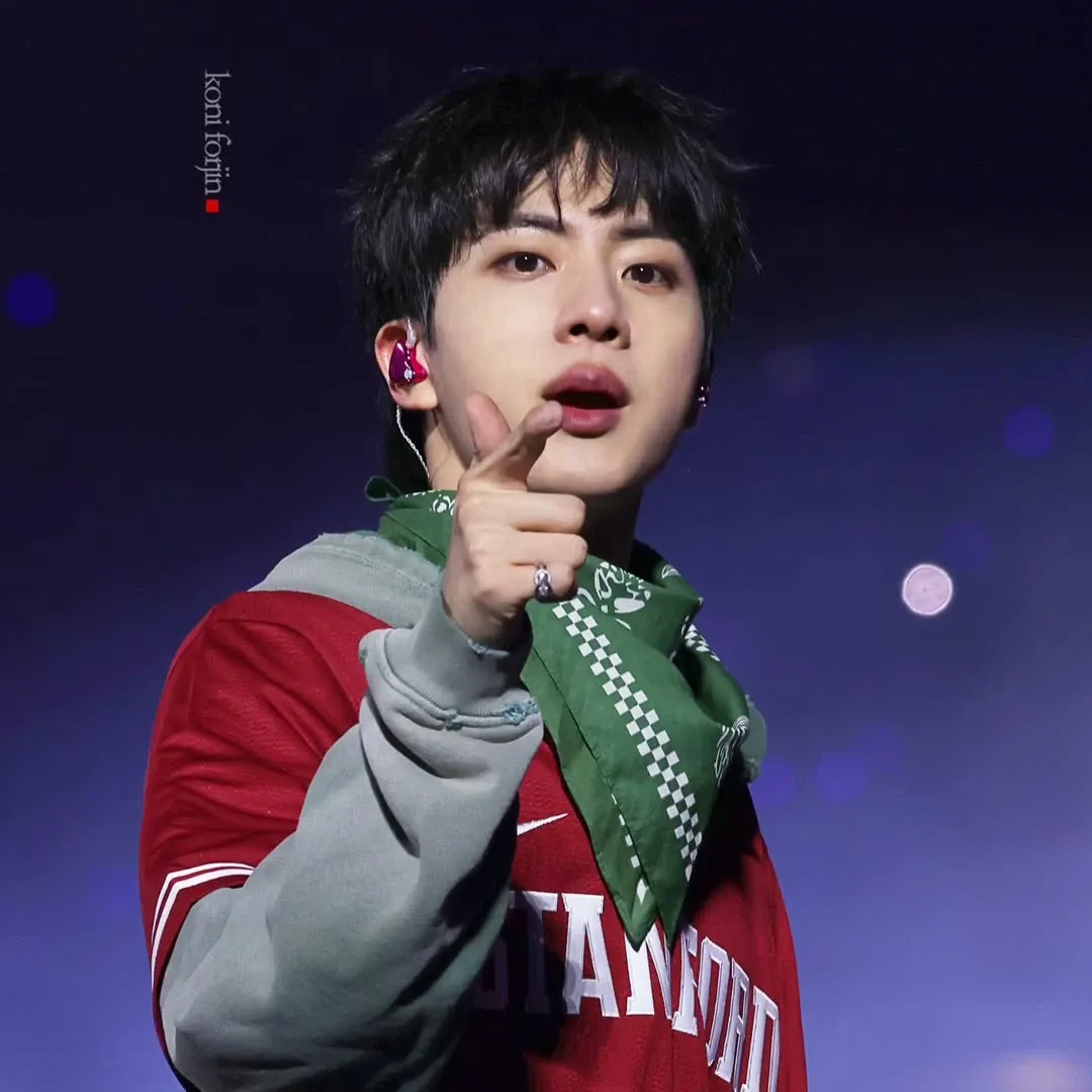 Momen yang diabadikan oleh penggemar Jin (BTS)