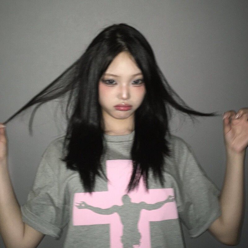 Behind-the-scenes cut of Park Boeun (CLASS:y)