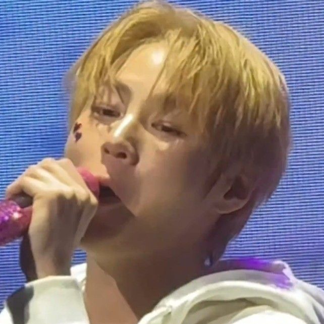 Behind-the-scenes cut of Ha Sungwoon